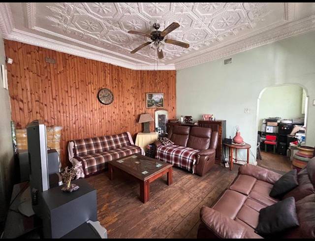 4 BEDROOM HOUSE FOR SALE IN BEZUIDENHOUT VALLEY